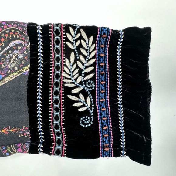 Johnny Was Paisley Print blouse w/black velvet trims and embroidery. SZ L EUC - Picture 7 of 12